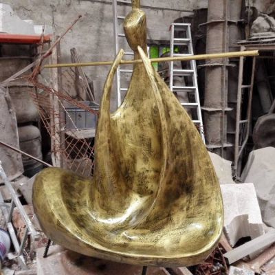 户外景区玻璃钢仿铜抽象人物吹笛子博鱼网页版