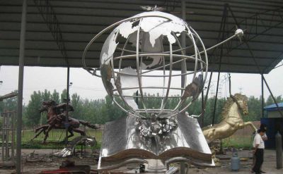 广场抽象创意不锈钢地球仪博鱼网页版