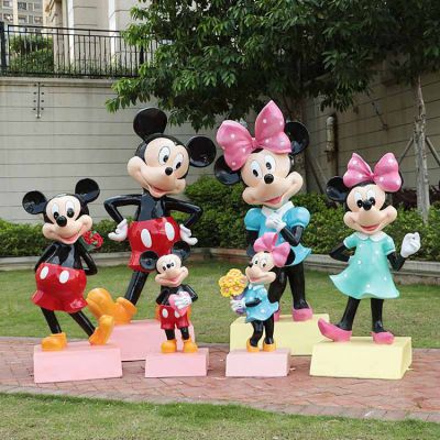 玻璃钢卡通米奇米妮组合博鱼网页版 幼儿园商场广场装饰摆件