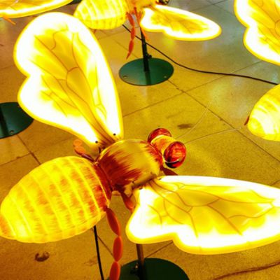 玻璃钢仿真动物景观发光照明蜜蜂博鱼网页版