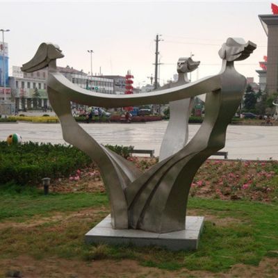 不锈钢抽象三人小品广场草地摆件博鱼网页版