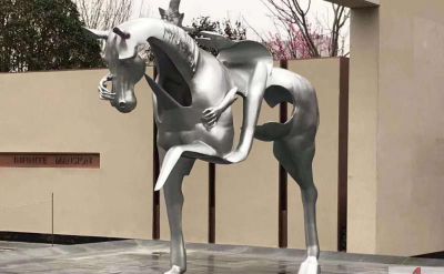 景区不锈钢抽象人骑马博鱼网页版