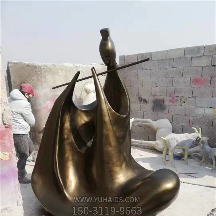 景观户外玻璃钢仿铜抽象吹笛子的人物博鱼网页版