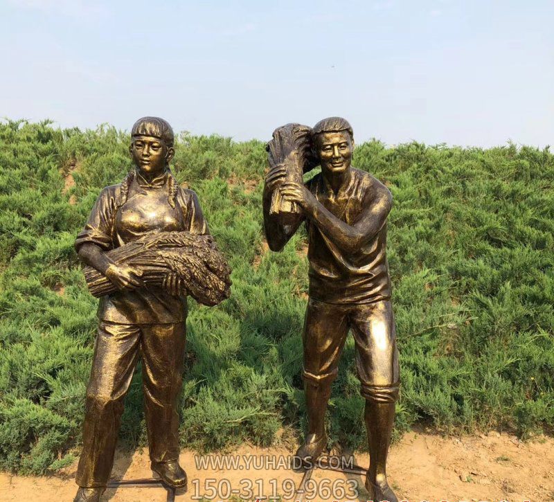 农场秋收抱麦子人物玻璃钢仿铜塑雕博鱼网页版