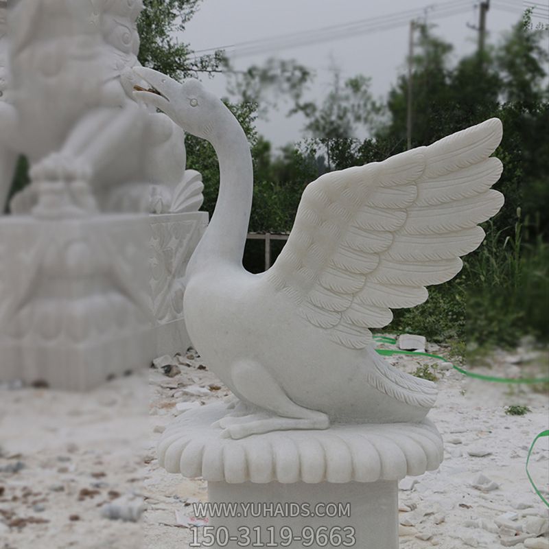 户外汉白玉石雕展翅飞翔的天鹅博鱼网页版