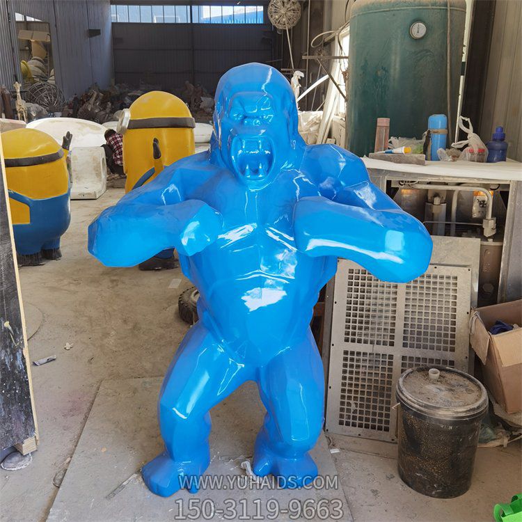 园林摆放玻璃钢抽象喷漆猩猩小品博鱼网页版