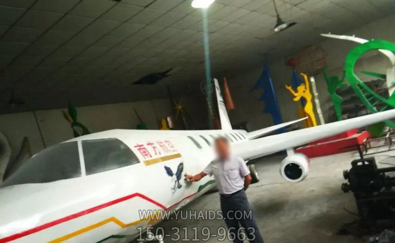 大型户外仿真飞机彩绘玻璃钢飞机博鱼网页版