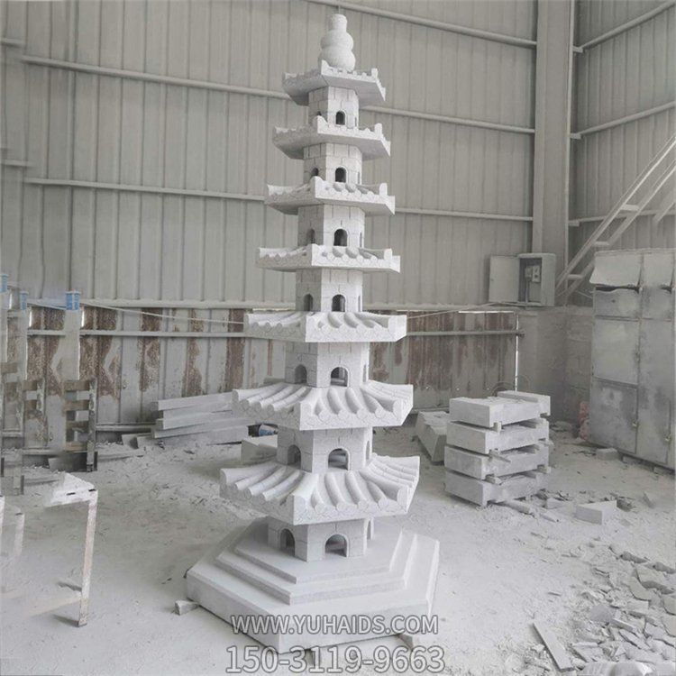 寺庙摆放天然青石雕刻多层石佛塔博鱼网页版