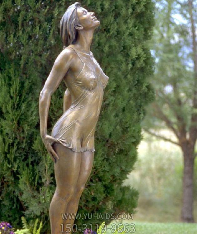 公园园林摆放玻璃钢仿铜西方人物博鱼网页版  