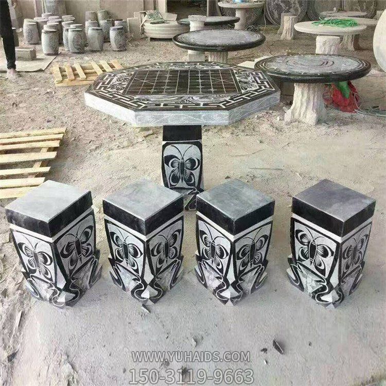 青石石桌凳，带中国棋盘博鱼网页版