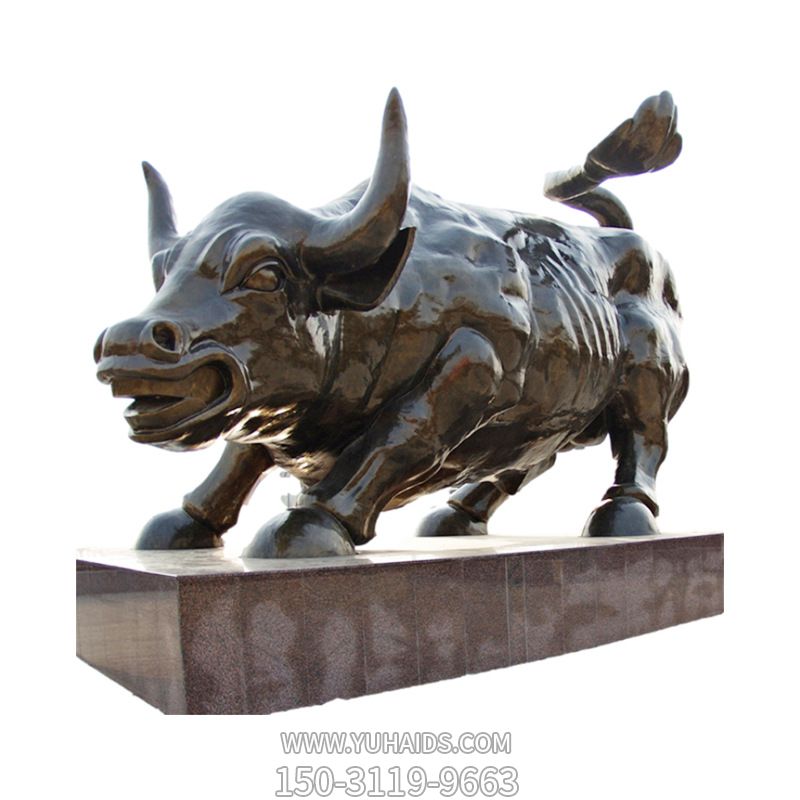 街道上 摆放的一只翘着尾巴的玻璃钢创意华尔街牛博鱼网页版