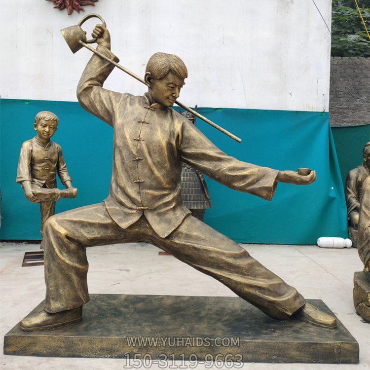 景区草坪摆放玻璃钢功夫茶主题倒茶人物博鱼网页版