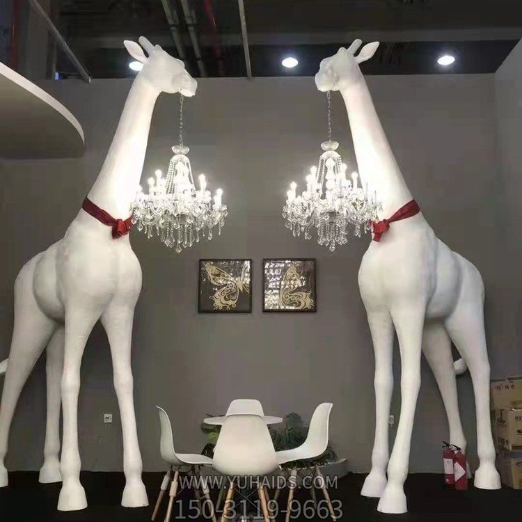 大型玻璃钢长颈鹿落地灯 酒店大堂 展馆装饰博鱼网页版