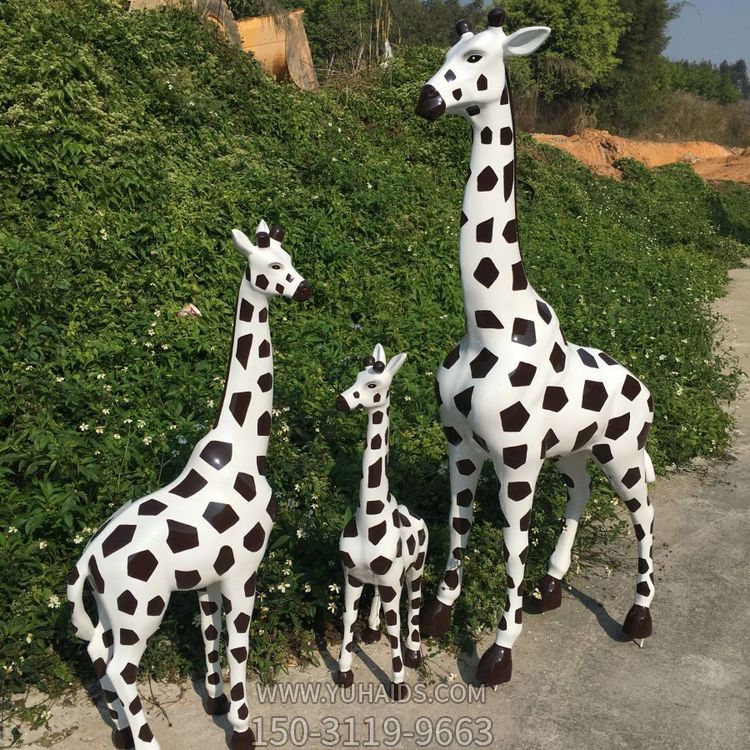 长颈鹿一家三口玻璃钢博鱼网页版