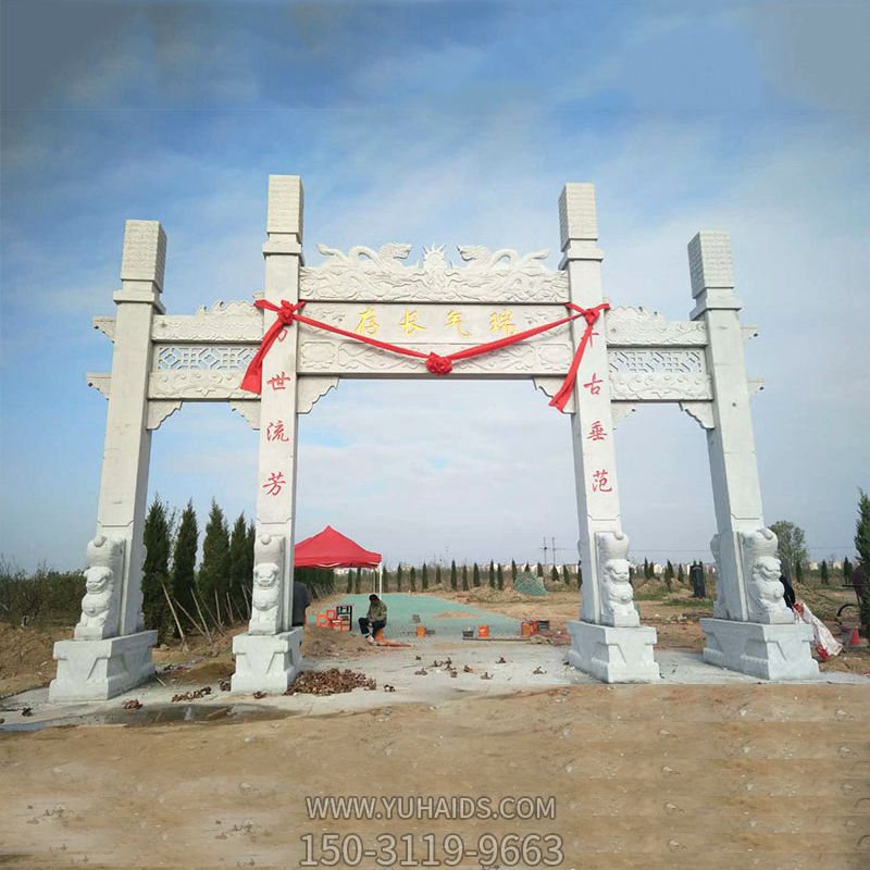 新款墓园景观摆放三门石柱牌楼博鱼网页版