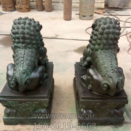 企业门口摆放大型铜狮子博鱼网页版