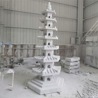 寺庙摆放天然青石雕刻多层石佛塔