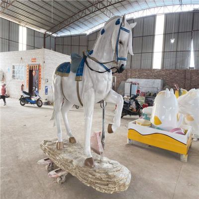 户外公园绿地摆放玻璃钢马动物博鱼网页版