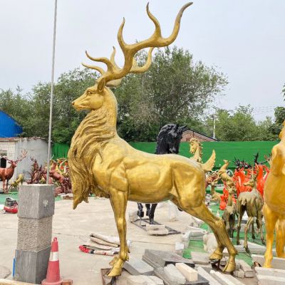 户外大型仿真动物玻璃钢喷金鹿博鱼网页版