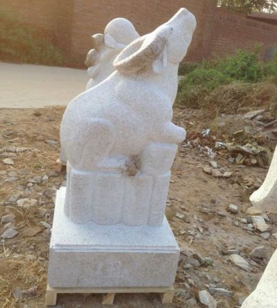 园林石雕十二生肖博鱼网页版摆件