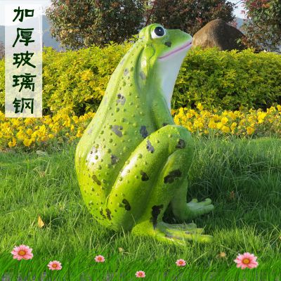 草坪一只张望的玻璃钢青蛙博鱼网页版