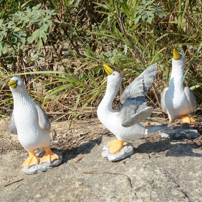 草坪池塘玻璃钢树脂抬头的鸽子博鱼网页版