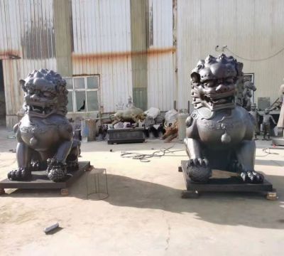 企业门口大型铜雕狮子博鱼网页版