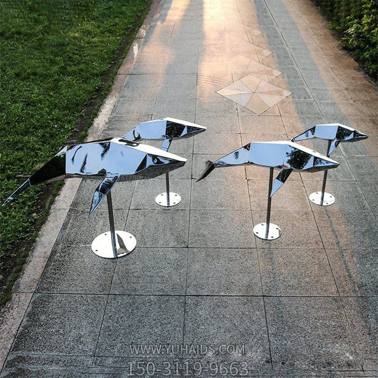 块面抽象鱼不锈钢摆件博鱼网页版