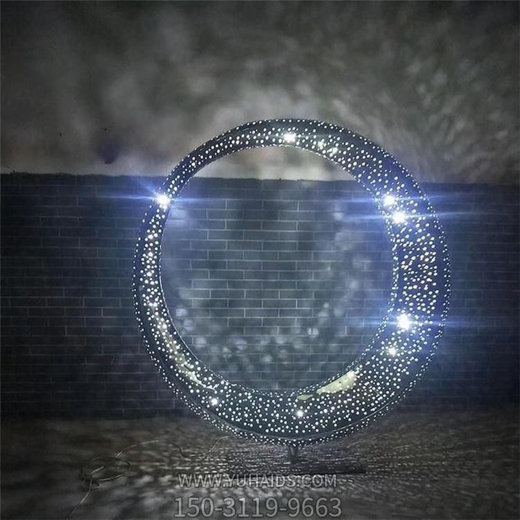 小区水池喷泉摆放不锈钢镂空灯光圆环景观博鱼网页版