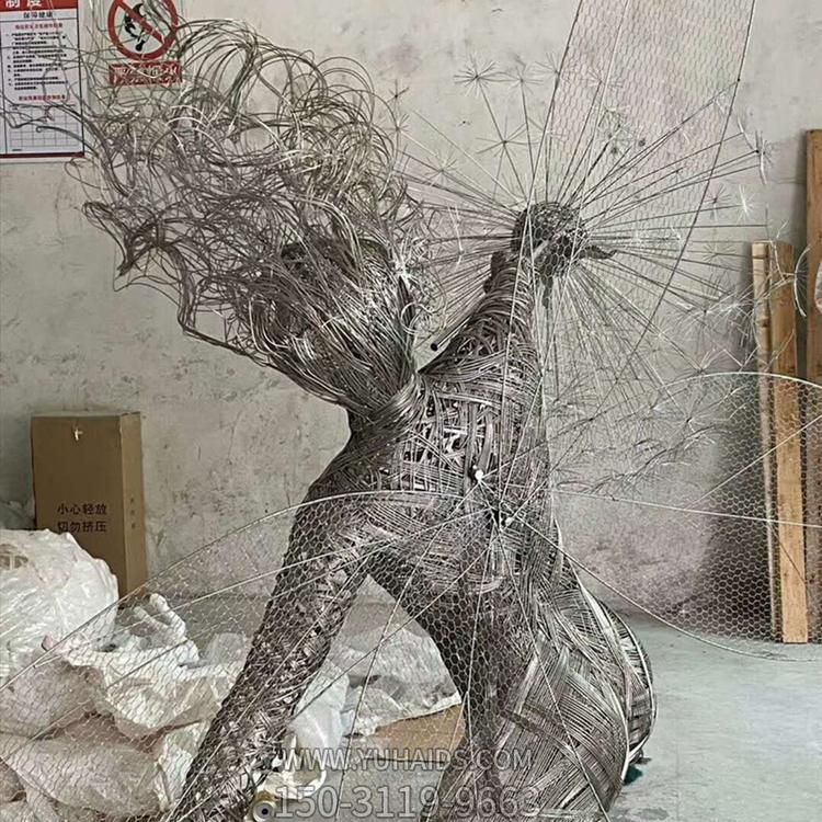 不锈钢镂空抽象拿蒲公英仙子别墅园林装饰品博鱼网页版