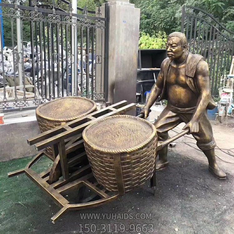 城市街道玻璃钢仿铜推粮食的人物景观博鱼网页版