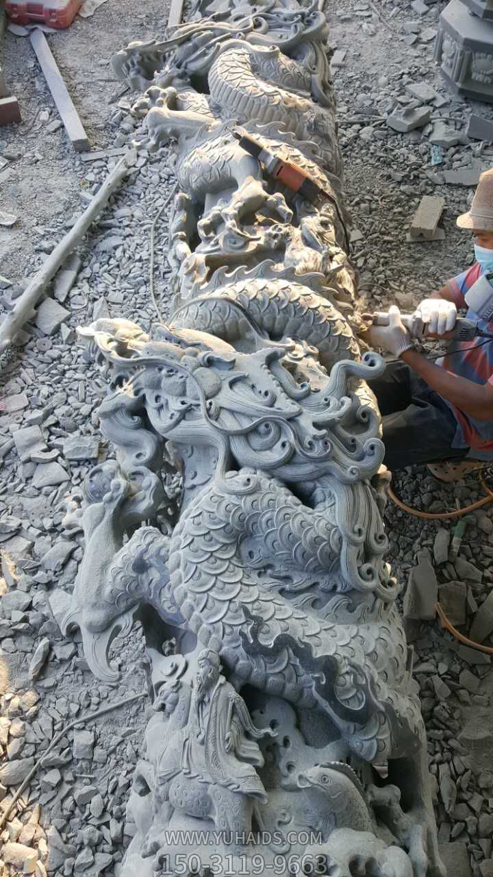 石雕盘龙柱雕刻博鱼网页版