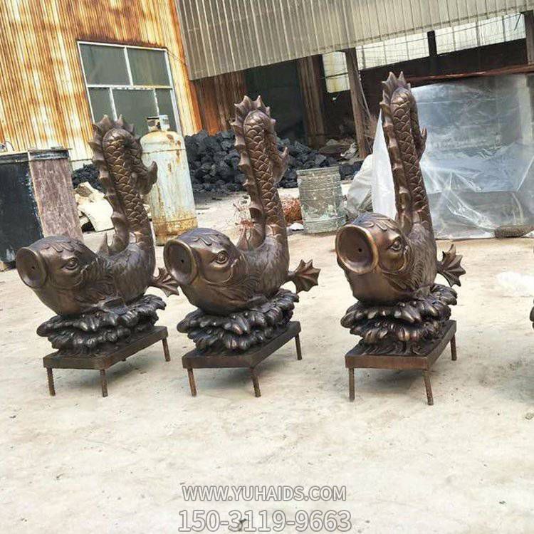 铸铜玻璃钢仿铜鲤鱼喷水摆件  景区广场装饰摆件博鱼网页版