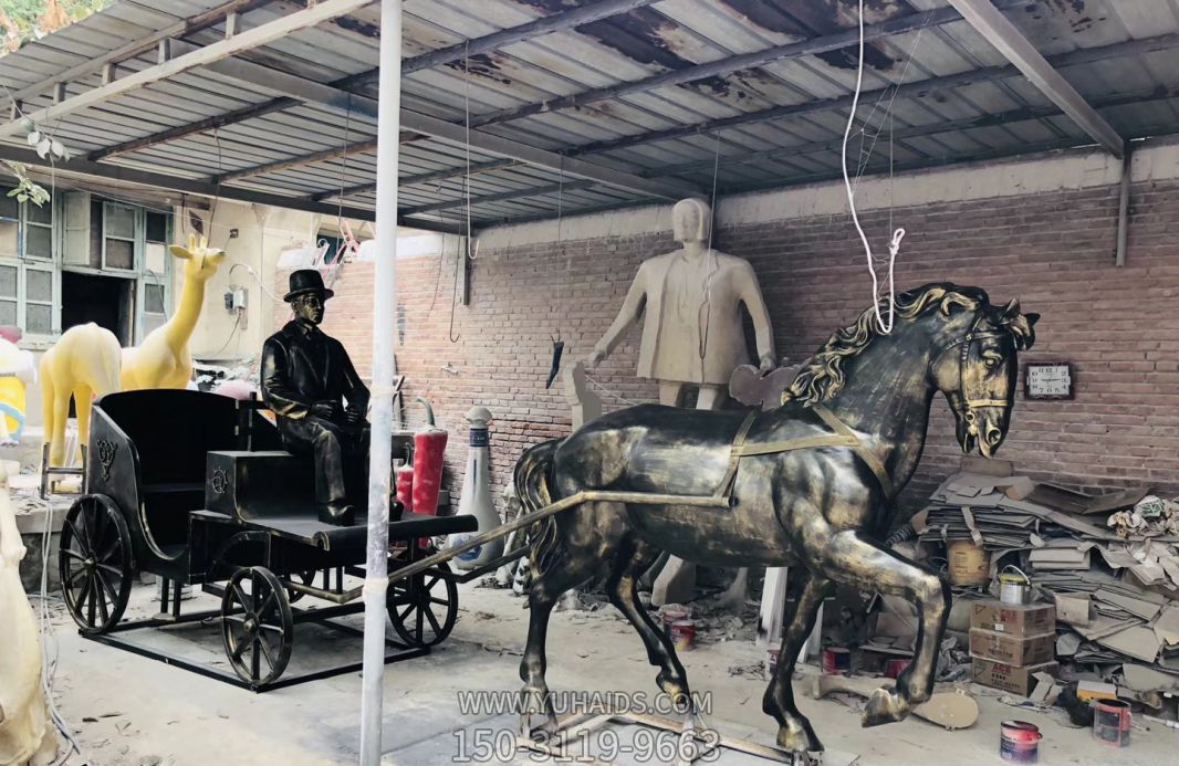 学院步行街做旧漆金青铜马车博鱼网页版