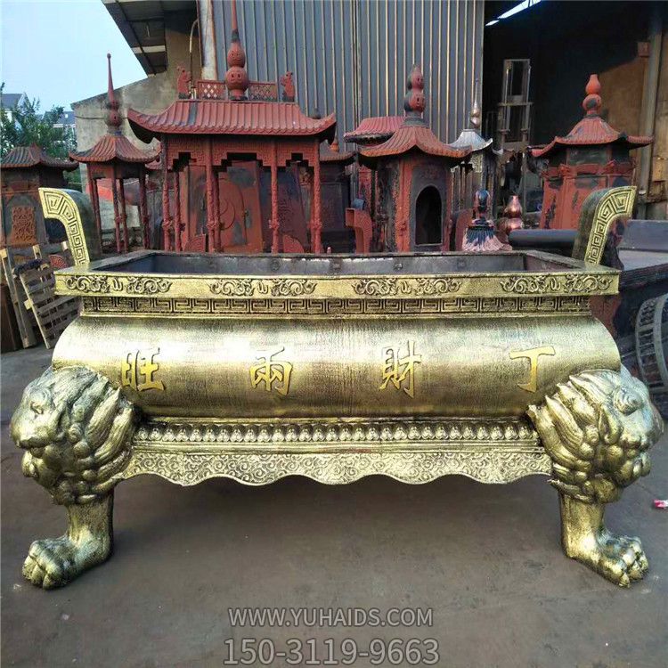 道观室外摆放长形漆金平口鼎香炉博鱼网页版