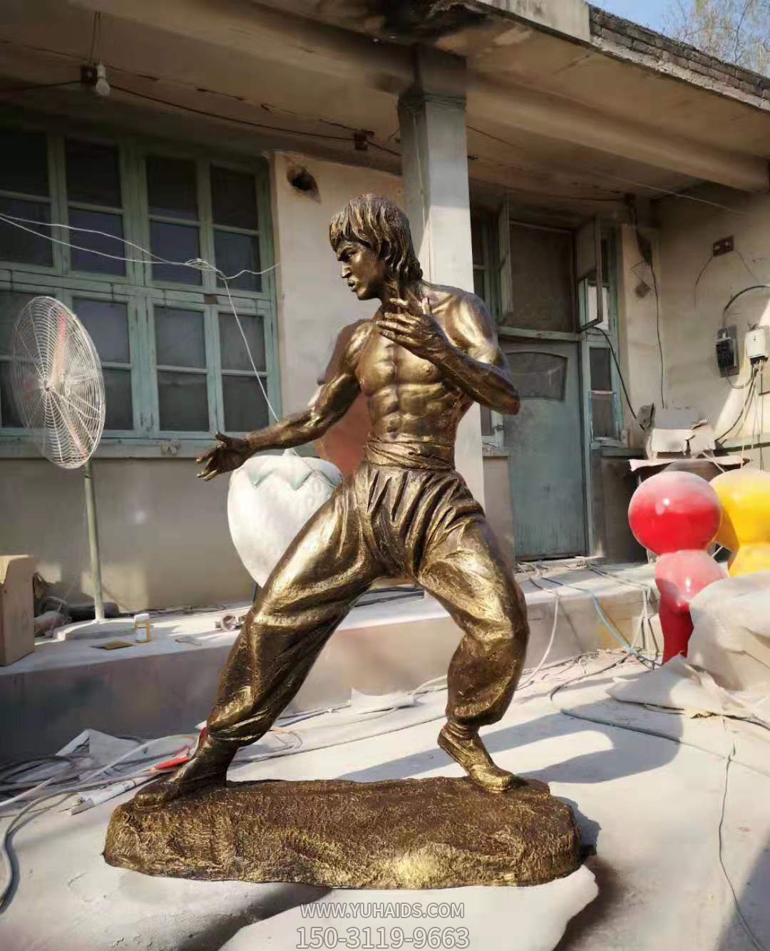玻璃钢仿铜广场电影明星李小龙博鱼网页版