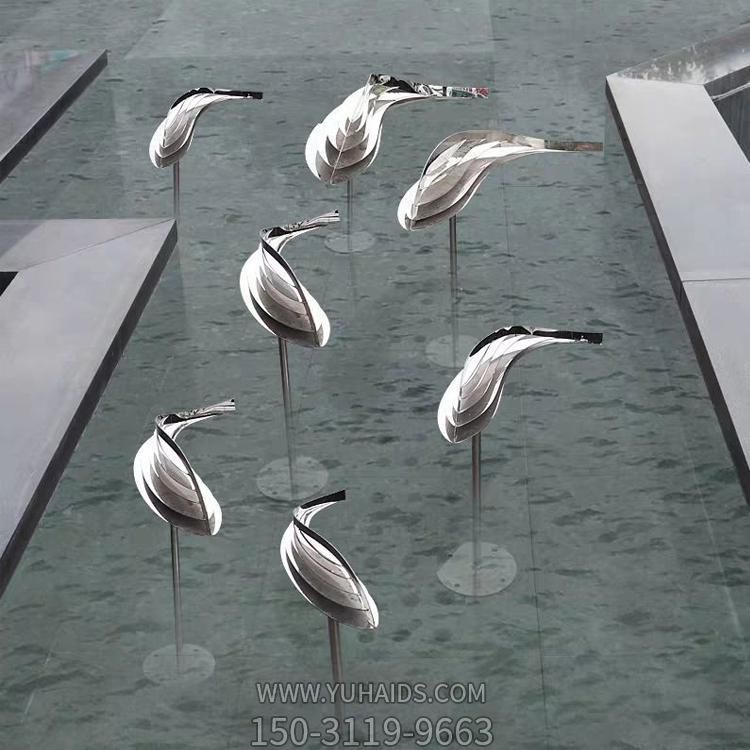 喷泉水景不锈钢抽象镜面小鱼摆件博鱼网页版