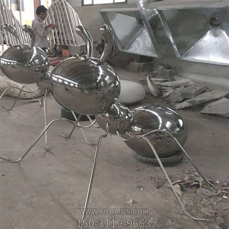 广场摆放创意不锈钢镜面蚂蚁动物小品博鱼网页版