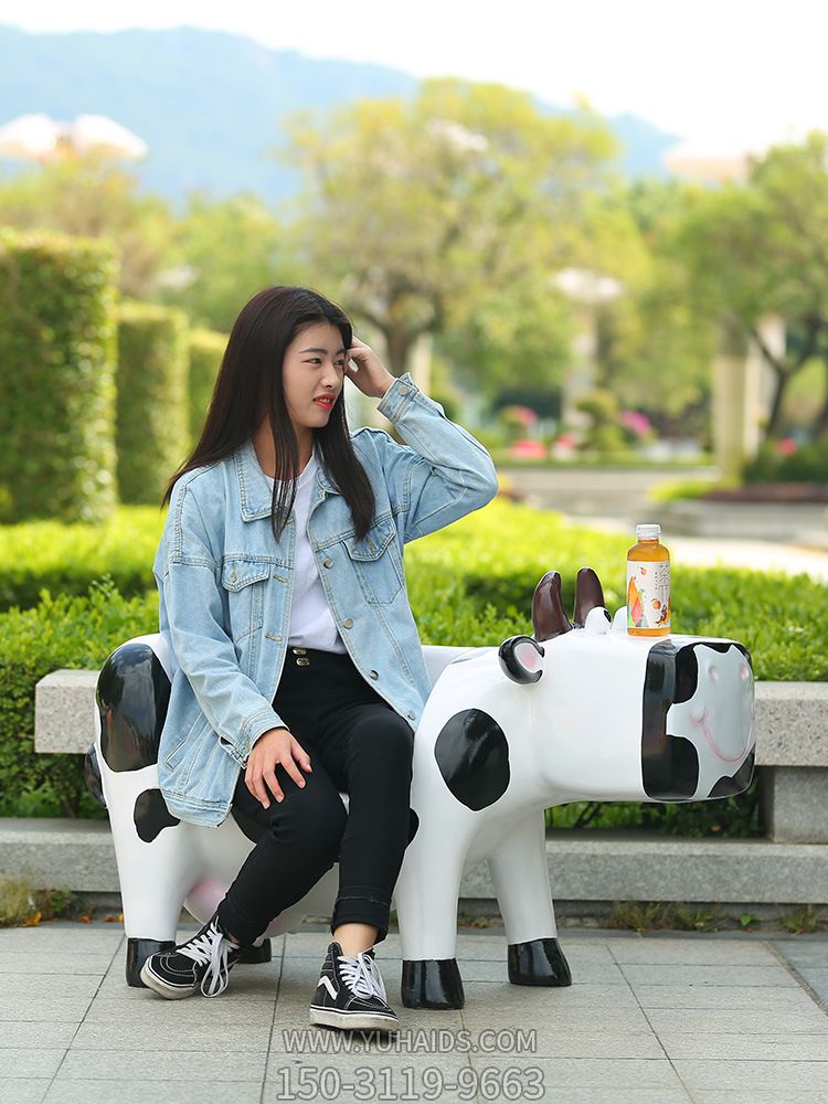 公园一只大号可以坐的玻璃钢牛博鱼网页版