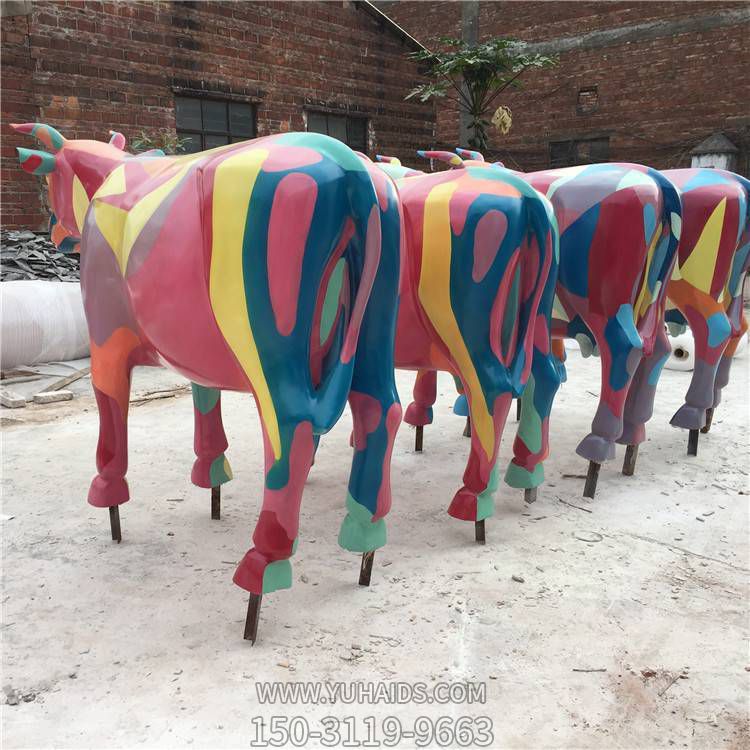 游乐园玻璃钢卡通彩绘牛动物博鱼网页版