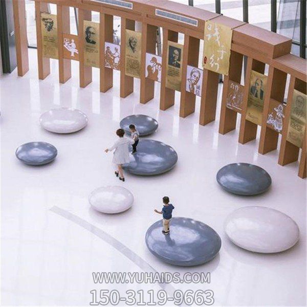 商场公园户外摆放玻璃钢创意鹅卵石休闲座椅博鱼网页版