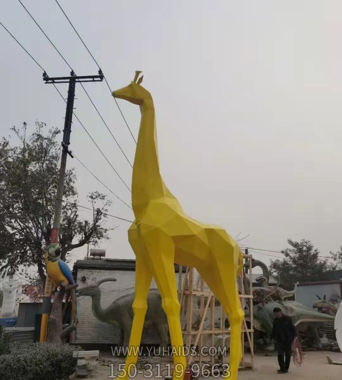 玻璃钢几何鹿博鱼网页版不锈钢切面鹿动物卡通园林落地大型摆件