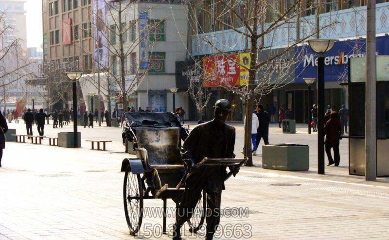 商场室外摆放奔跑拉黄包车的人物景观铜雕博鱼网页版