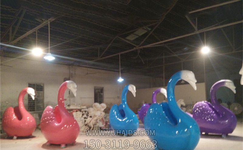 游乐场玻璃钢彩绘天鹅博鱼网页版