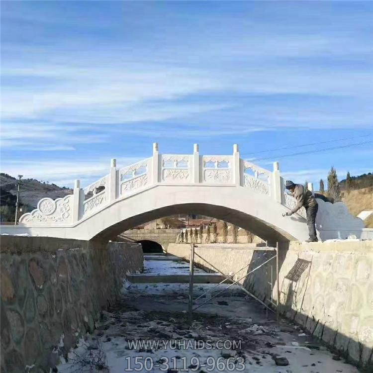  村庄河道摆放汉白玉浮雕中式仿古建筑石拱桥博鱼网页版
