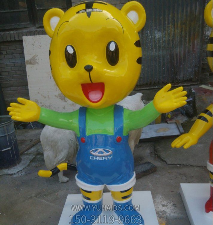 商场玻璃钢卡通小老虎博鱼网页版