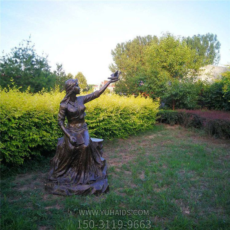 园林广场户外玻璃钢仿铜人物景观博鱼网页版