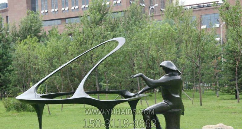 公园装饰摆件一位弹钢琴的不锈钢抽象钢琴博鱼网页版