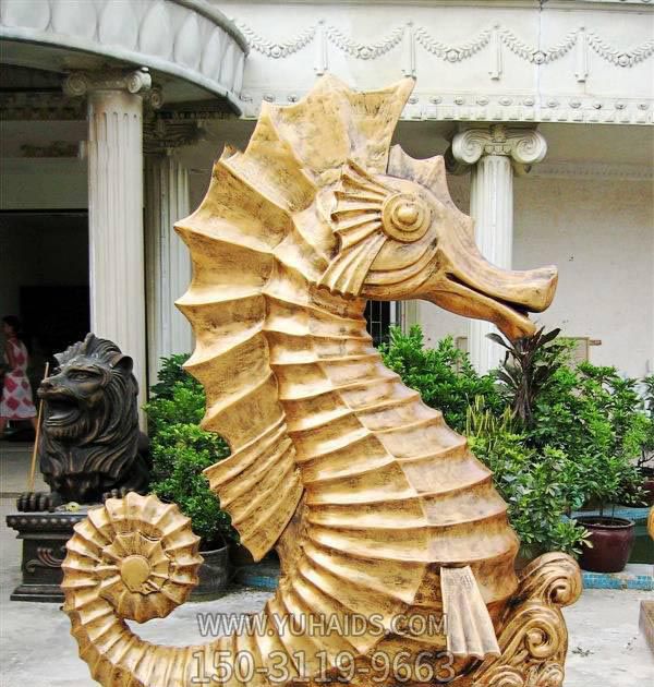 园林里摆放的玻璃钢创意海马博鱼网页版