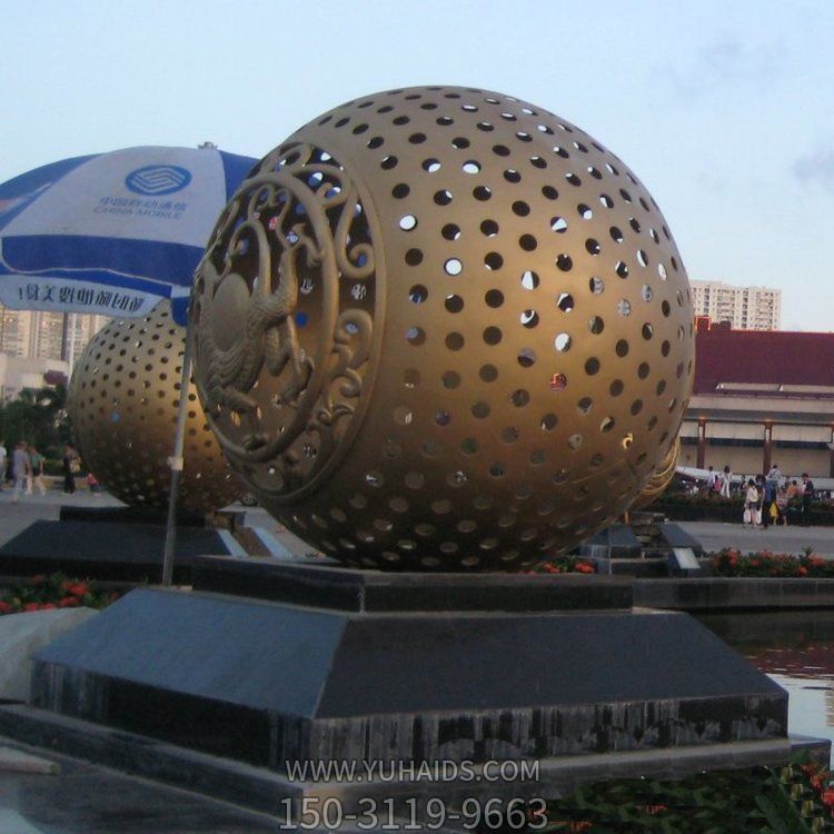 不锈钢喷漆仿铜镂空球景区广场景观摆件博鱼网页版